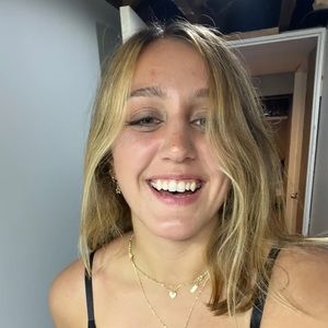 Meet your Posher, Isabella